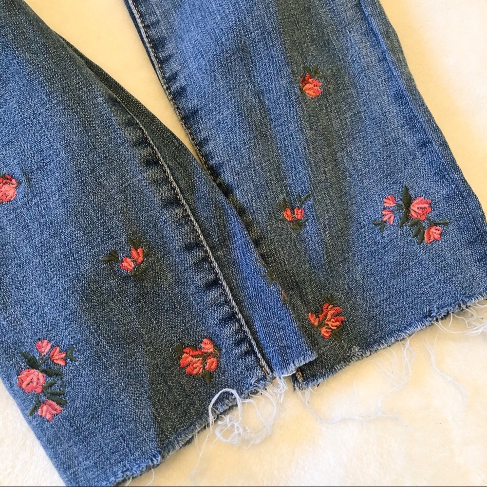 Levi’s 311 Embroidered Shaping Skinny Jean - Picture 4 of 6